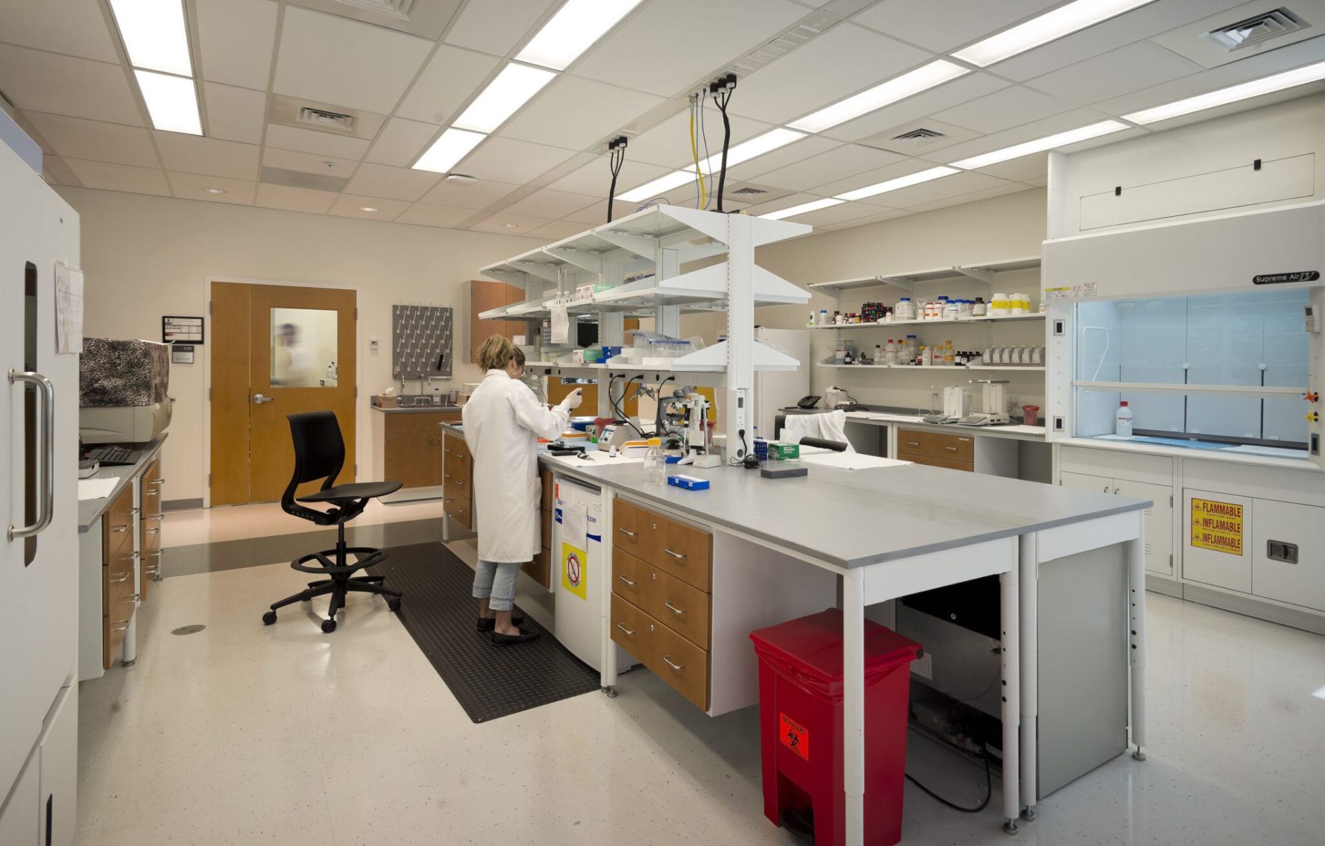 gmu-life-sciences-lab-bench