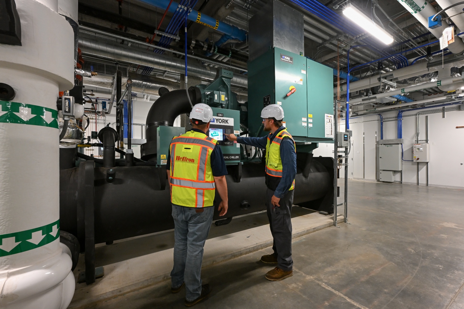 Data Center Cooling Systems for Commercial & Industrial Facilities